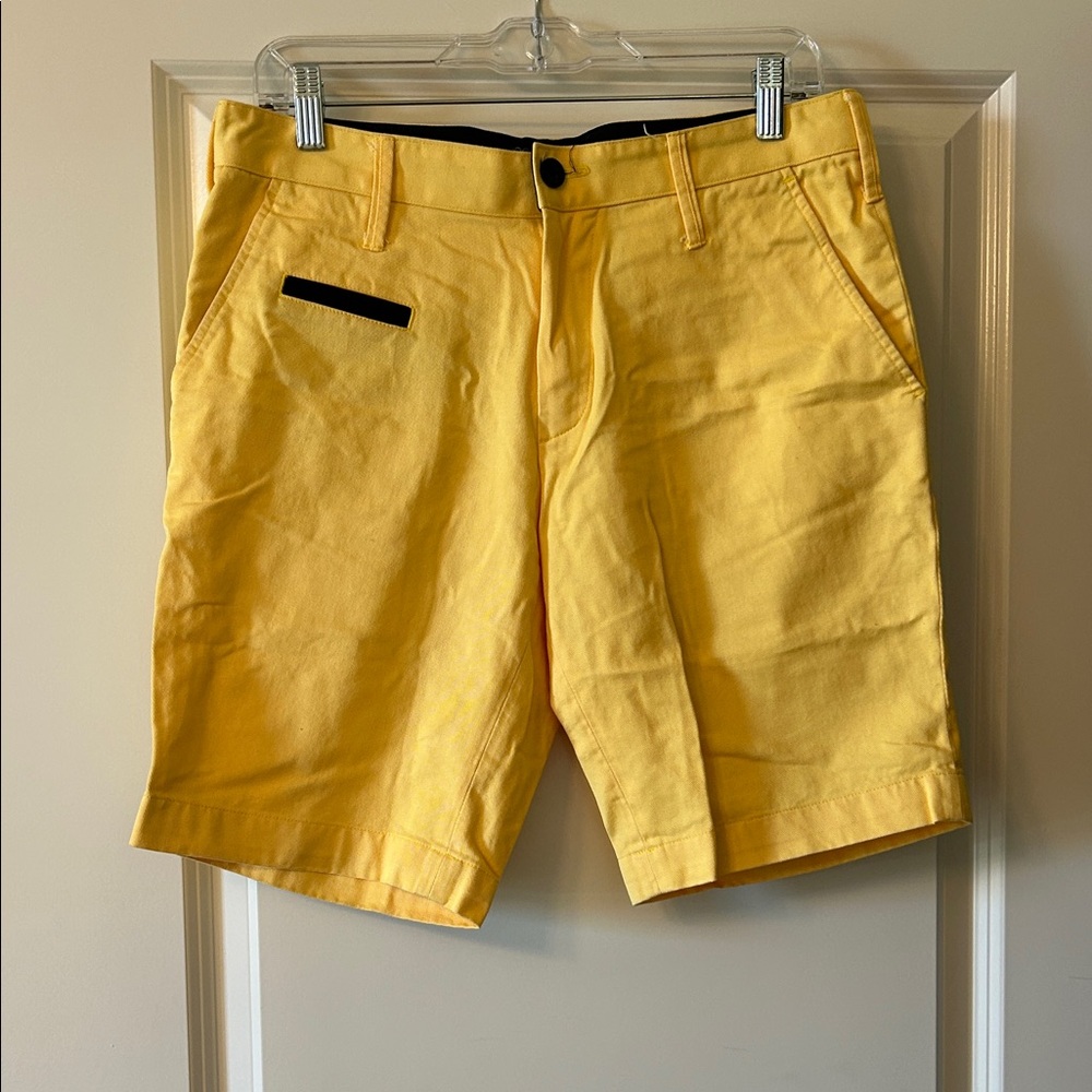 Roulette Yellow Men's Flat Front Shorts EUC